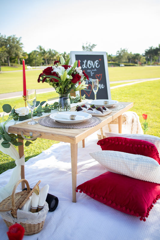 couples picnic date in bakers park naples florida